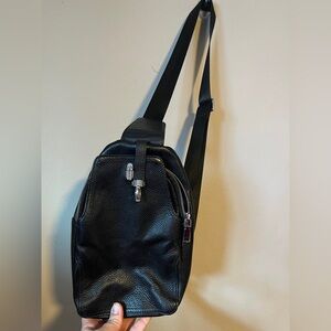 Elegant Black Leather Crossbody Bag